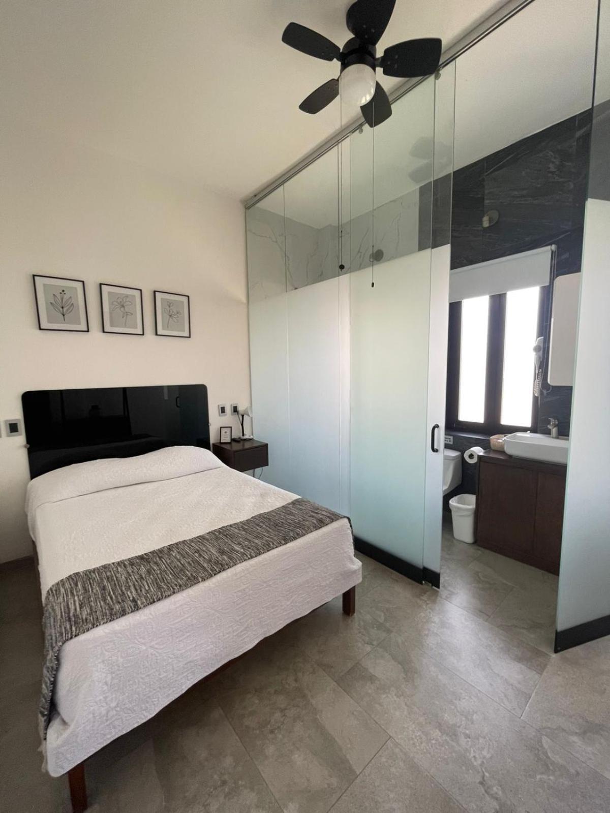 La Casa Mia Leon Hotel Екстериор снимка