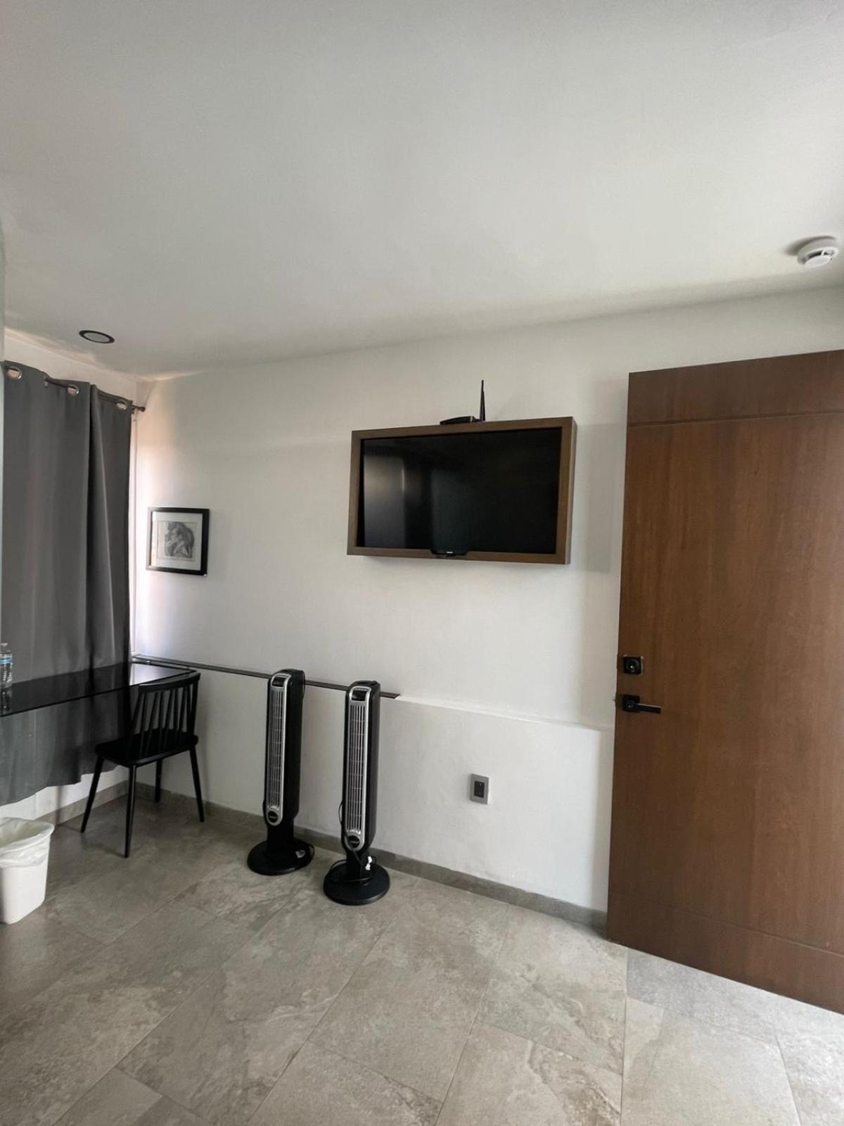 La Casa Mia Leon Hotel Екстериор снимка