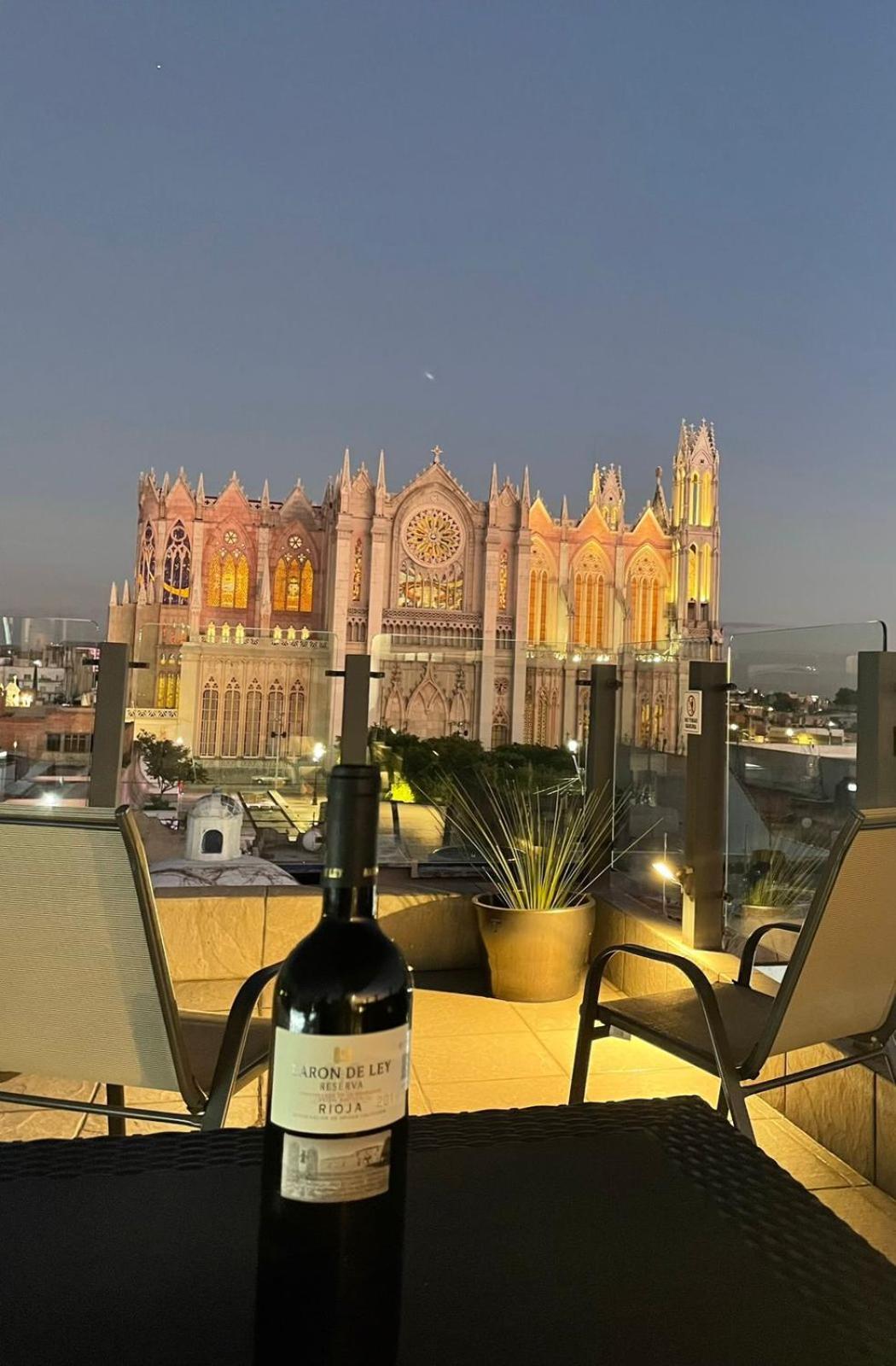 La Casa Mia Leon Hotel Екстериор снимка