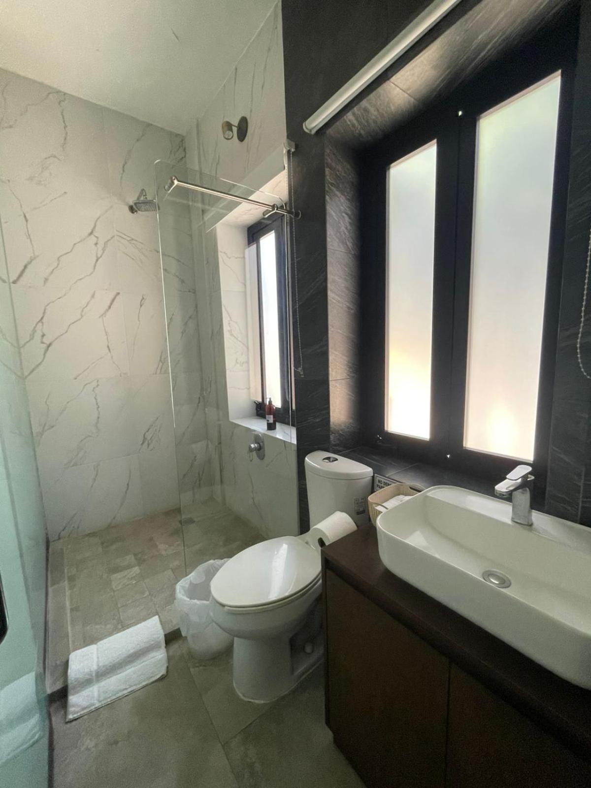 La Casa Mia Leon Hotel Екстериор снимка